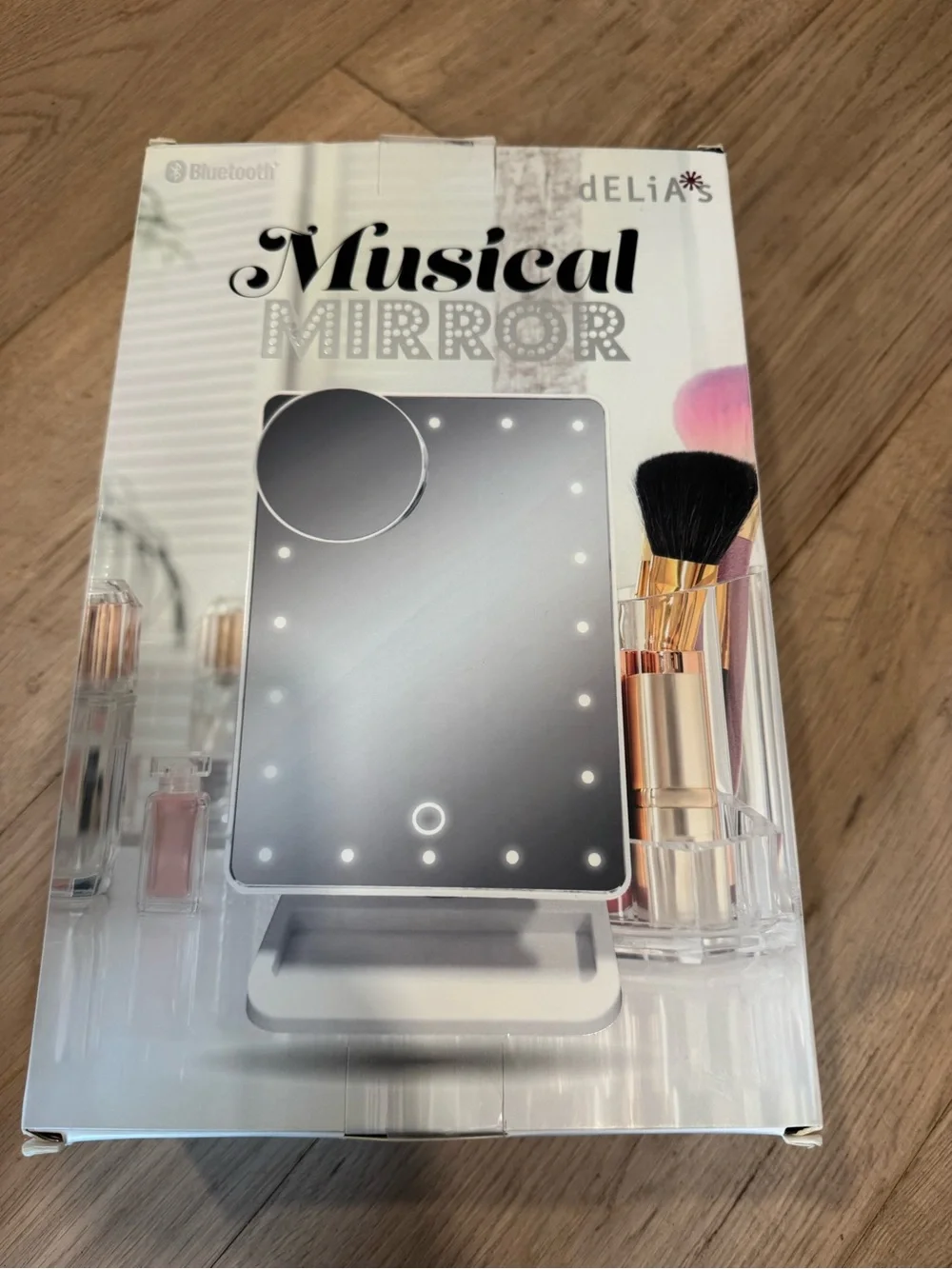 NEW IN BOX. dELiA*s Bluetooth Musical LED Vanity Mirror - White